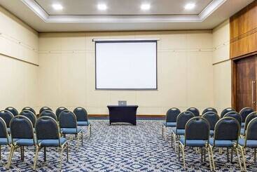 هتل Grand Mercure Curitiba Rayon