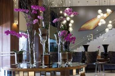 هتل Grand Mercure Curitiba Rayon