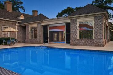 هتل Marriott's Manor Club at Ford's Colony