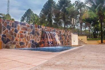 Pirayu Hotel & Resort