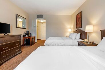 هتل Quality Inn