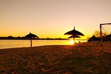 هتل Yacht & Golf Club Paraguayo, A Tribute Portfolio Resort