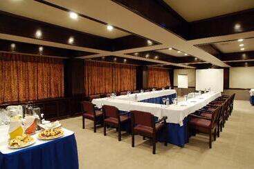 هتل Yacht & Golf Club Paraguayo, A Tribute Portfolio Resort