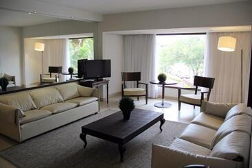 هتل Yacht & Golf Club Paraguayo, A Tribute Portfolio Resort