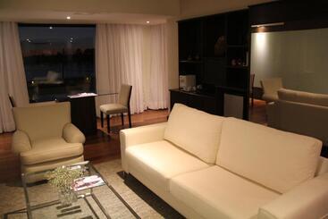 هتل Yacht & Golf Club Paraguayo, A Tribute Portfolio Resort