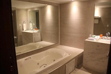 هتل Yacht & Golf Club Paraguayo, A Tribute Portfolio Resort
