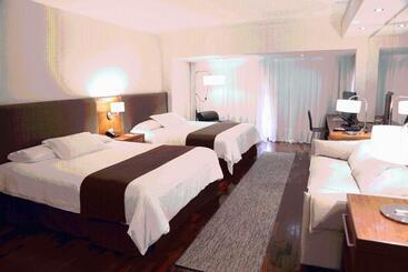 هتل Yacht & Golf Club Paraguayo, A Tribute Portfolio Resort