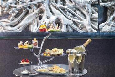 Отель Sheraton Grand Sydney Hyde Park