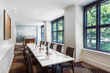Отель Sheraton Grand Sydney Hyde Park