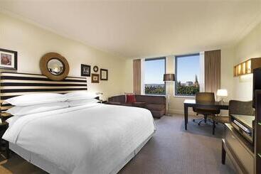 Отель Sheraton Grand Sydney Hyde Park