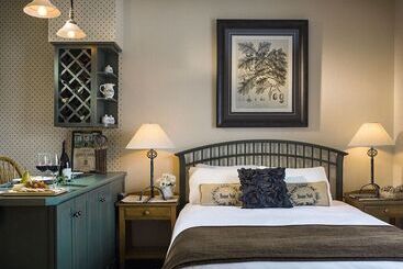 هتل The Essex Resort & Spa
