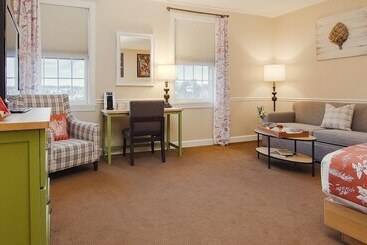 هتل The Essex Resort & Spa