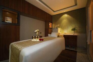 هتل The Ritzcarlton, Bahrain