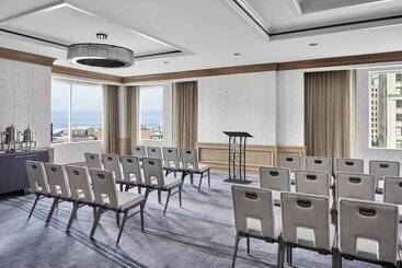 هتل The Ritzcarlton, Cleveland
