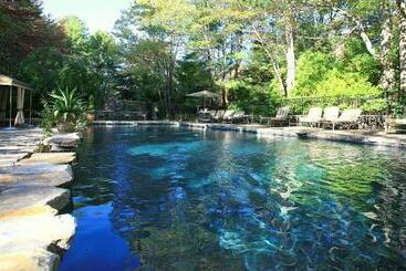 هتل The White Barn Inn & Spa, Auberge Resorts Collection
