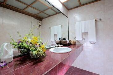 هتل Tropica Bungalow Beach