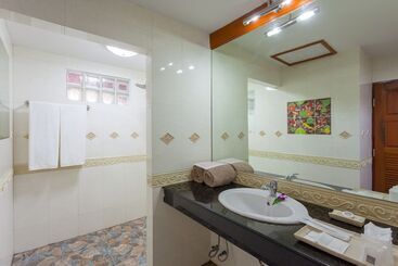 هتل Tropica Bungalow Beach