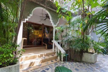 هتل Tropica Bungalow Beach
