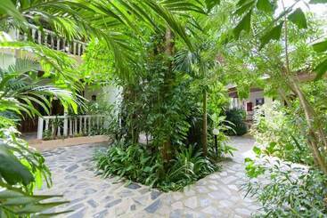 هتل Tropica Bungalow Beach