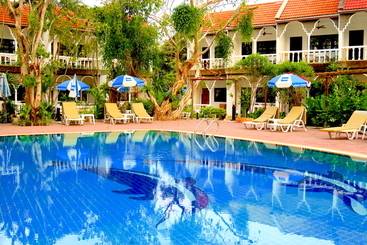 هتل Tropica Bungalow Beach
