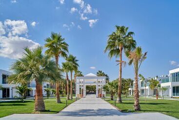 Maritim Jolie Ville Resort & Casino