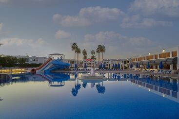 Maritim Jolie Ville Resort & Casino