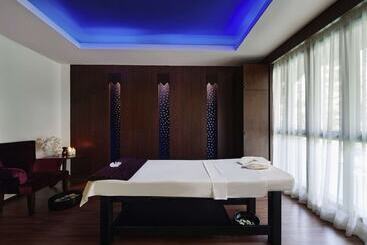 Novotel Phuket Vintage Park Resort