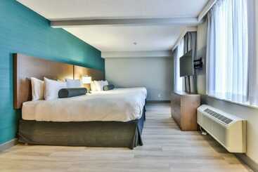 Radisson Suites Hotel Toronto Airport