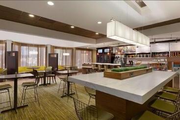 هتل Courtyard Fort Myers Cape Coral