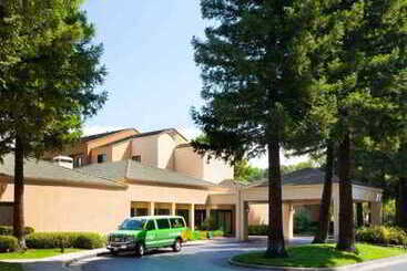 هتل Courtyard Sacramento Airport Natomas