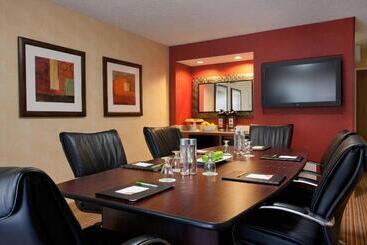 هتل Courtyard Sacramento Airport Natomas