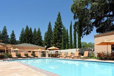 هتل Courtyard Sacramento Airport Natomas