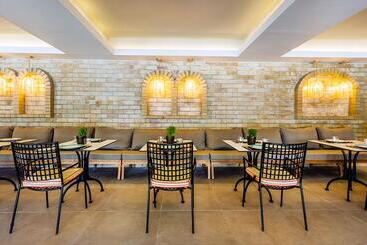 Hotel Dolce By Wyndham Athens Attica Riviera
