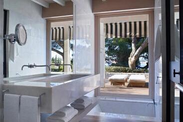 هتل Four Seasons Astir Palace Athens