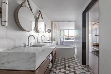 هتل Four Seasons Astir Palace Athens