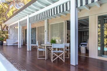 هتل Four Seasons Astir Palace Athens