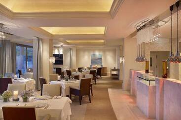 هتل Four Seasons Astir Palace Athens