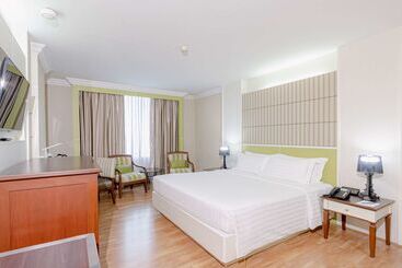 Golden Tulip Sovereign Hotel Bangkok