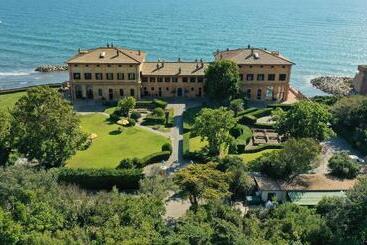 La Posta Vecchia Hotel