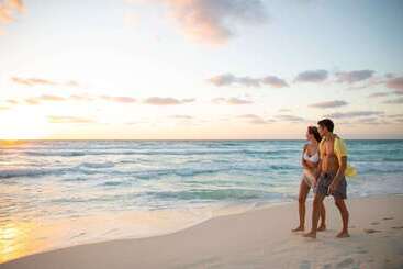 בית מלון כפרי Le Blanc Resort Cancun Adults Only   All Inclusive