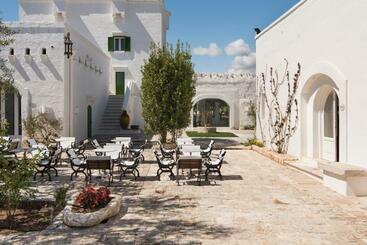 هتل Masseria Il Melograno
