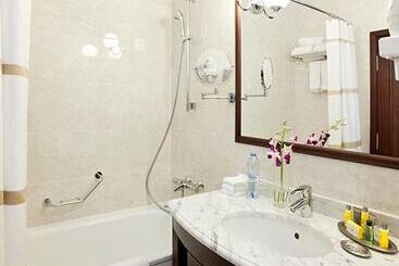 호텔 Moscow Marriott Tverskaya