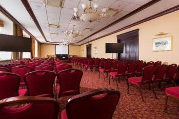 호텔 Moscow Marriott Tverskaya