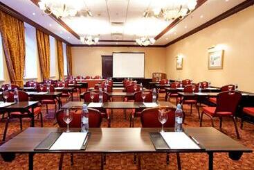 호텔 Moscow Marriott Tverskaya