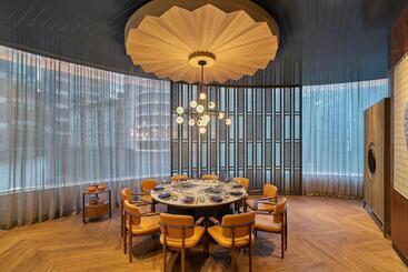 Renaissance Kuala Lumpur Hotel & Convention Centre