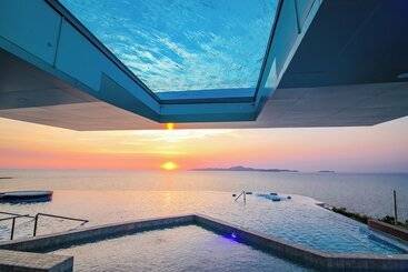 هتل Royal Wing Suites & Spa Pattaya