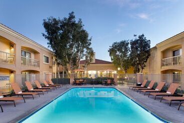 هتل Sonesta Select Camarillo
