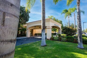 هتل Sonesta Select Camarillo