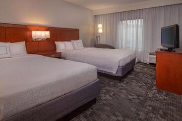 هتل Sonesta Select Newark Christiana Mall