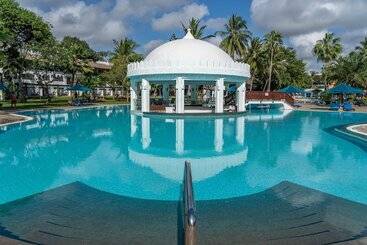 Southern Palms Beach Resort